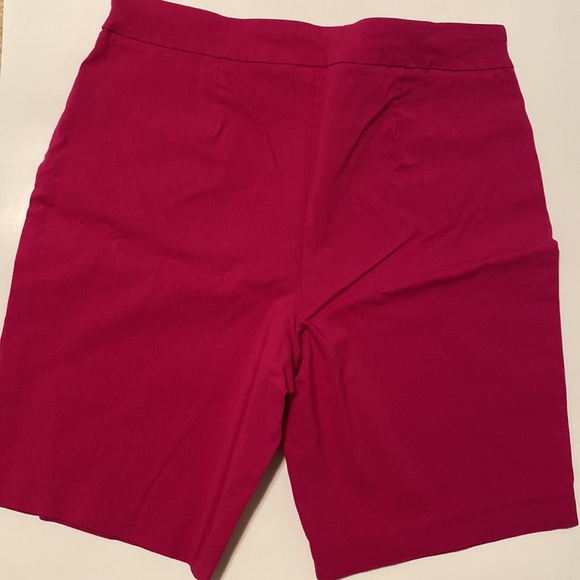Fushia shorts - Picture 4 of 5